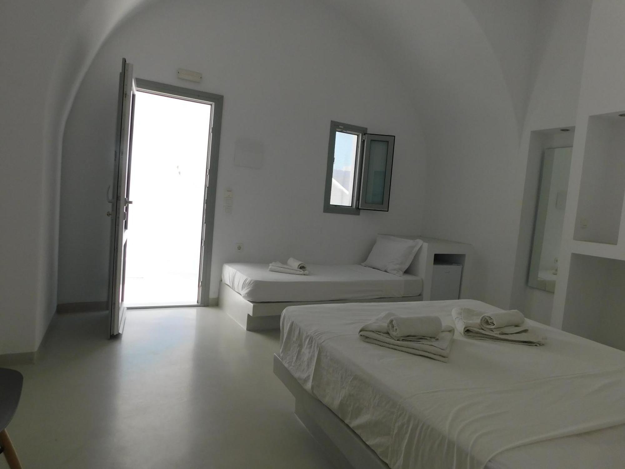Fira Unique Rooms Exteriör bild