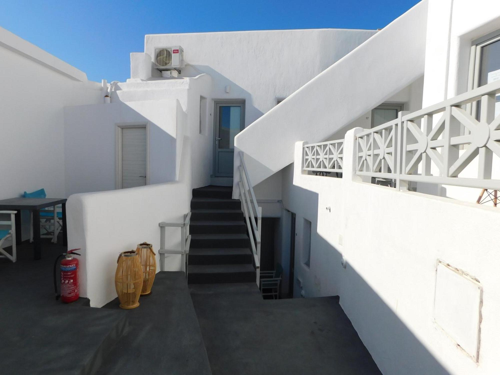 Fira Unique Rooms Exteriör bild